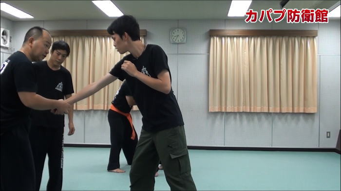フックパンチ・ナイフファイティングトレーニング ｜ 東京で護身